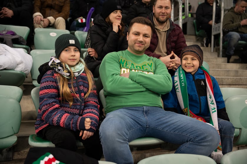 Kibice na meczu Śląska z Widzewem (2 marca 2024) na Tarczyński Arenie